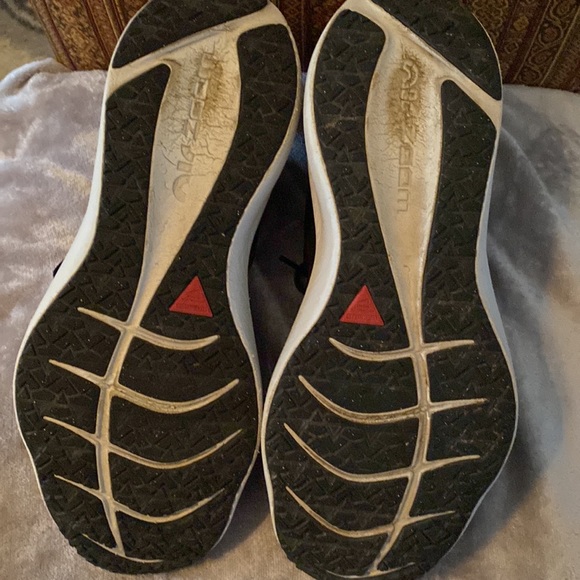 Nike run shield men’s shoes. - Picture 4 of 7